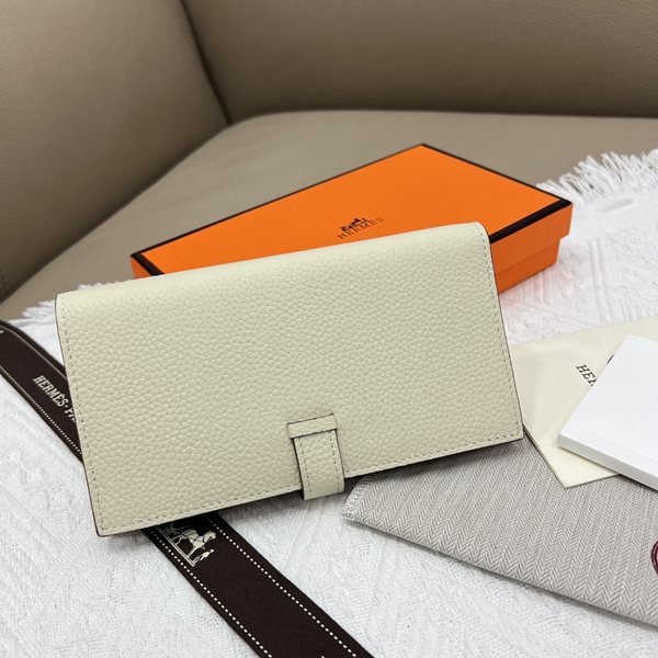 エルメス財布コピー背面デザイン